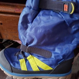 Striders boys boots new 1W